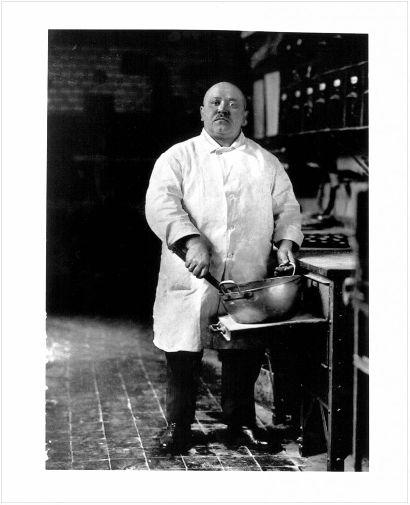 "Pastry Cook" ; Cologne 1928. August Sander
