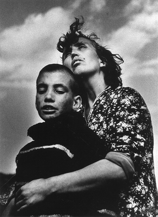 Jacko Vassilev, Motherhood, Bulgaria, 1988. ©Jacko Vassilev