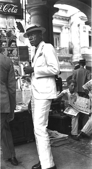 Walker Evans, Citizen in Downtown Havana, 1933. Edition 14/50. gelatin silver print (printed later)