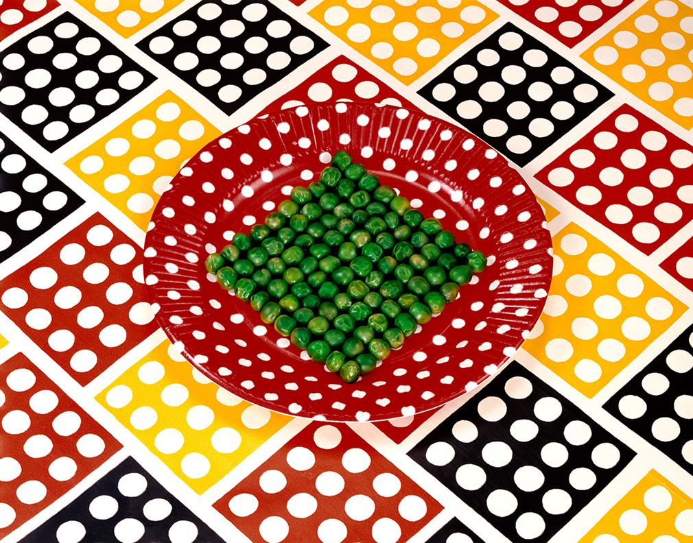 Sandy Skogland, Peas on a Plate, 1978. © Sandy Skogland, Courtesy RYAN LEE Gallery, New York