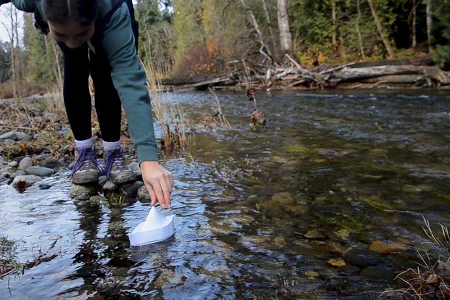Inez Londoño – The Paper Boat